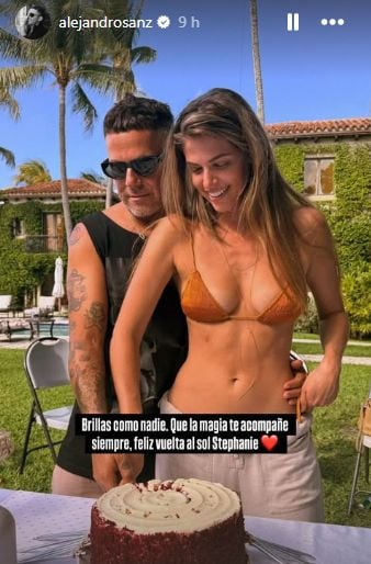 Alejandro Sanz y Stephanie Cayo compartieron fotografías celebrando el cumpleaños de ella. (Instagram)