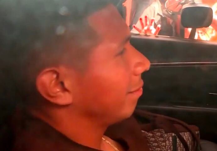 Edison Flores abordado por la prensa