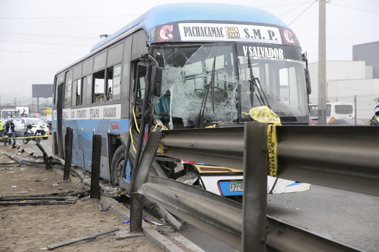 Accidente en la Vía de Evitamiento. Foto: Allen Gino Quintana / @photo.gec