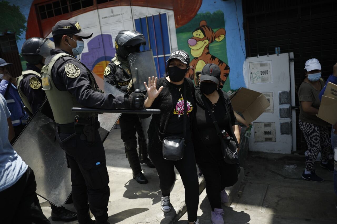 Lugar que albergaba a 1.400 comerciantes fue cerrado tras el voraz incendio que destruyó 150 puestos. (foto: JOEL ALONZO)