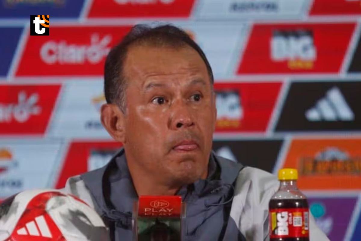 Juan Reynoso a punto de dejar el cargo como DT de la selección peruana.