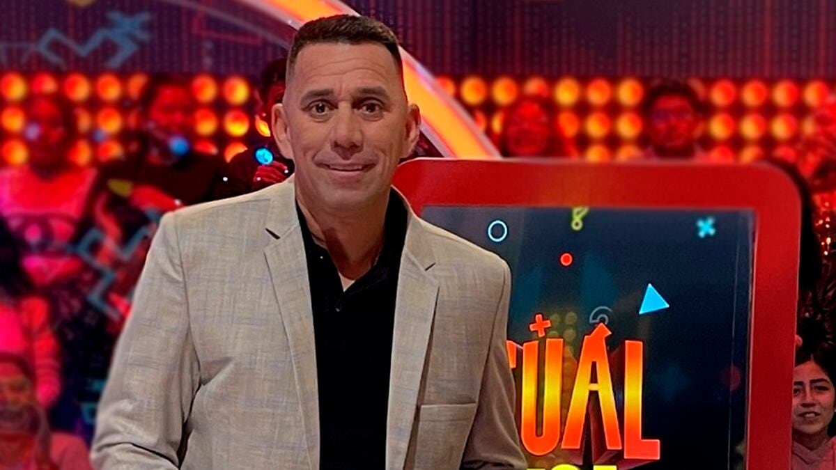 Miguel "Conejo" Rebosio asegura que Restrepo se equivocó al cambiar a Kevin Serna. Foto: Difusión ¿Cuál es el verdadero?