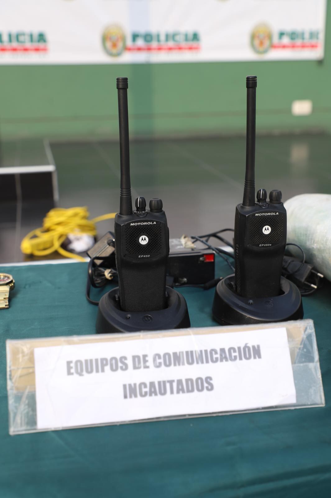 Los delincuentes se desplazaban en dos vehículos y para comunicarse en zonas donde no había señal utilizaban las radios Woki Toki. | Foto: Eduardo Cavero / Trome