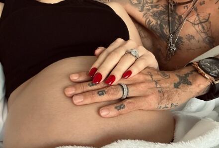 Los famosos anunciaron el embarazo de Nadia en el Día de San Valentín (Foto: Nadia Ferreira / Instagram)