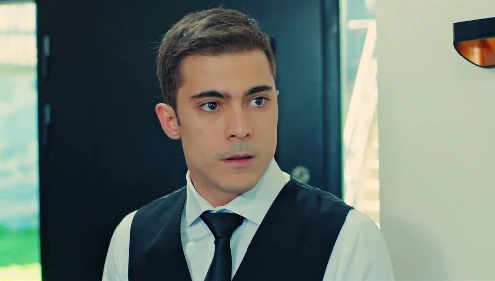 Yiğit entró a trabajar en la empresa de los Argun en la telenovela turca "Pecado original" (Foto: Med Yapım)