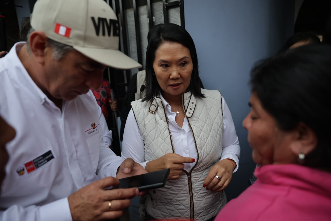 Keiko Fujimori le enmendó la plana a ministro de Economía Elmer Cuba. (@photo.gec)