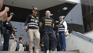 Jackson Mora y su hermana fueron trasladados a la Fiscalía de La Molina: En las próximas horas definen si seguirán detenidos por presunto fraude