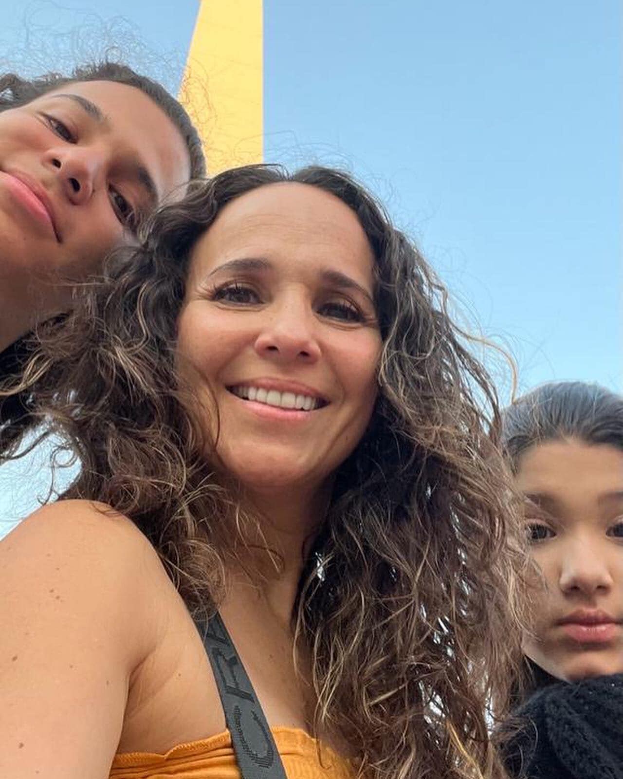 La actriz tiene dos hijos: Mikael y Fernanda Miyashiro Villalobos. Foto: Facebook Érika Villalobos.