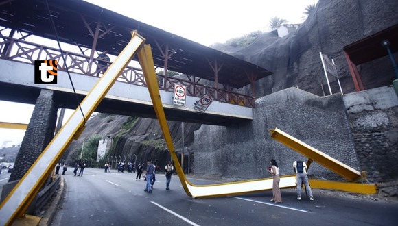 Costa Verde: Camión choca contra barrera de protección