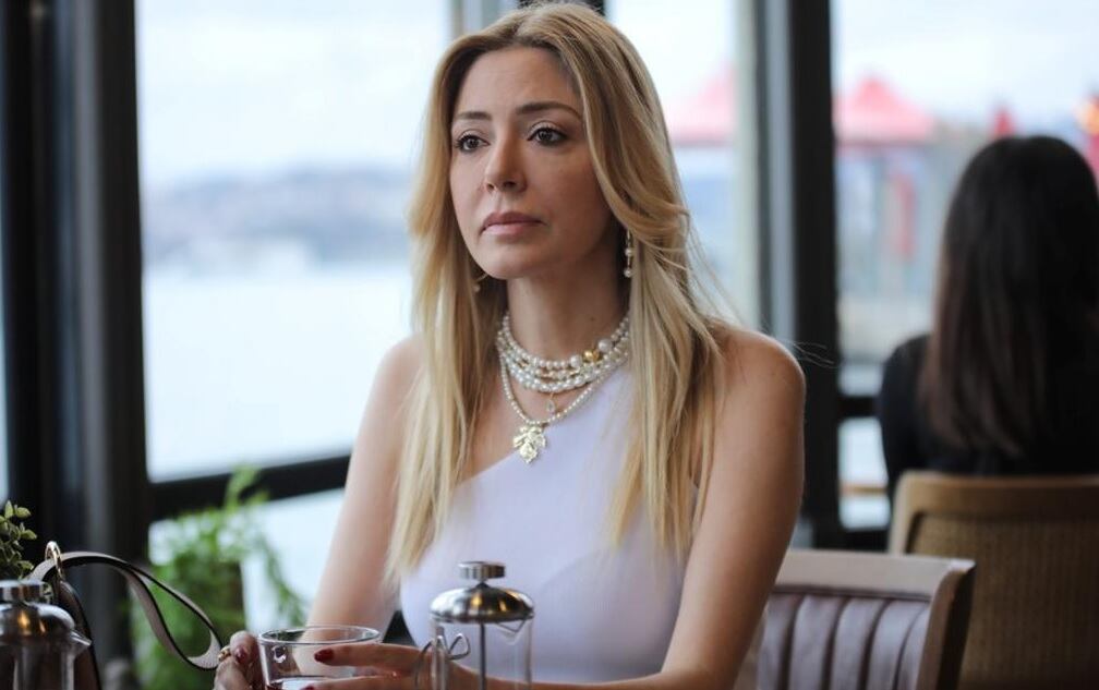 La actriz turca Silme Selçuk en el papel de Nebahat en la telenovela “Hermanos” (Foto: NGM Media)