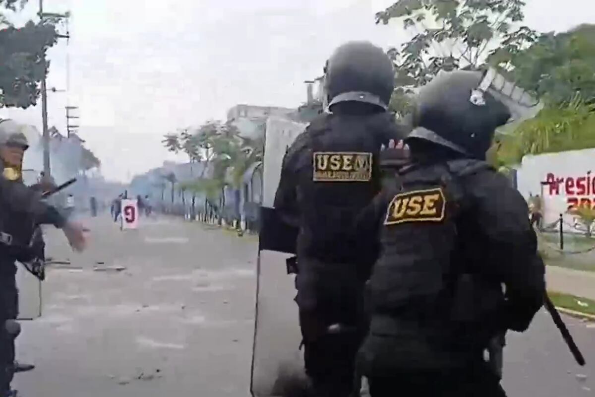 Protesta en Iquitos por llegada de Dina Boluarte deja heridos y varios afectados por gases lacrimógenos. (Foto: Captura/Canal N)