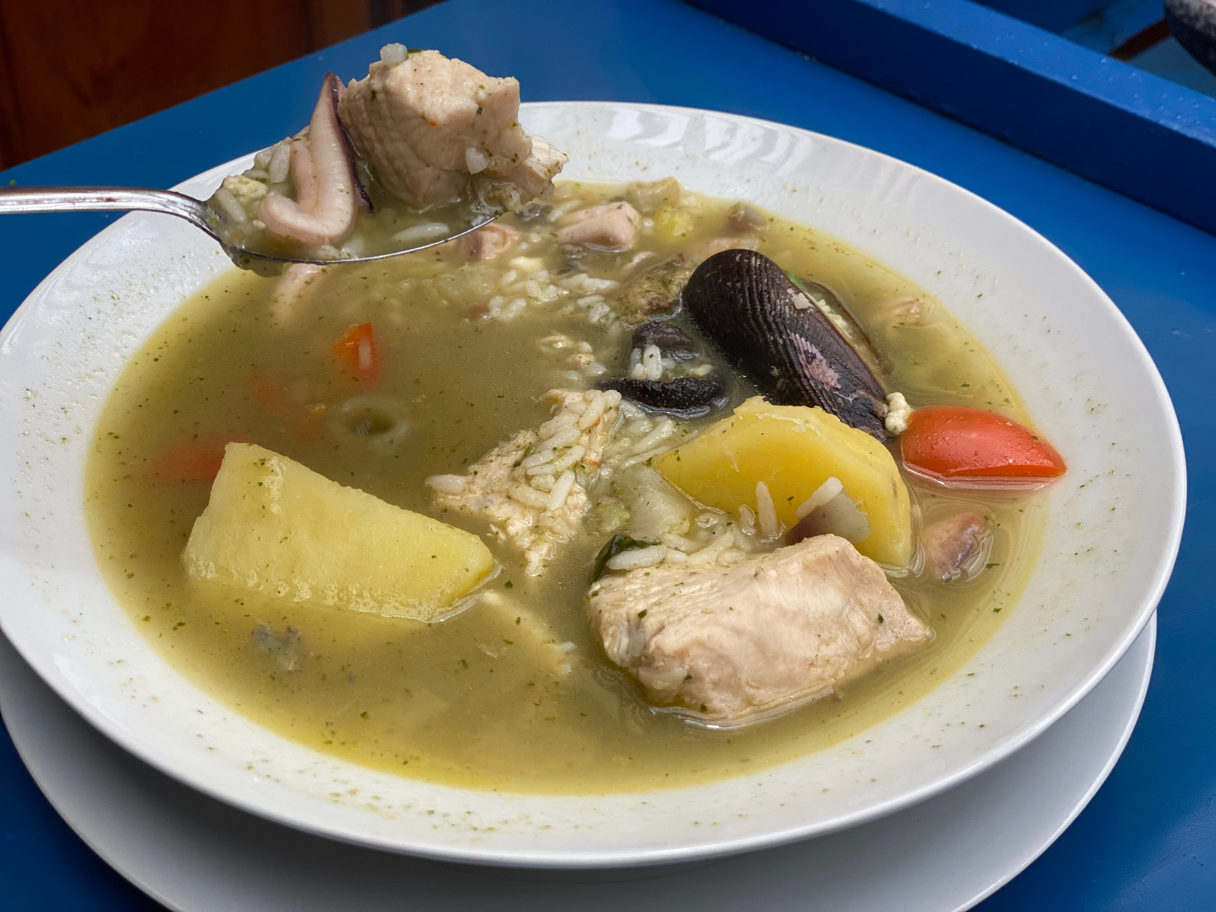 Aguadito de pescado y mariscos. (Foto: Don Pedrito)