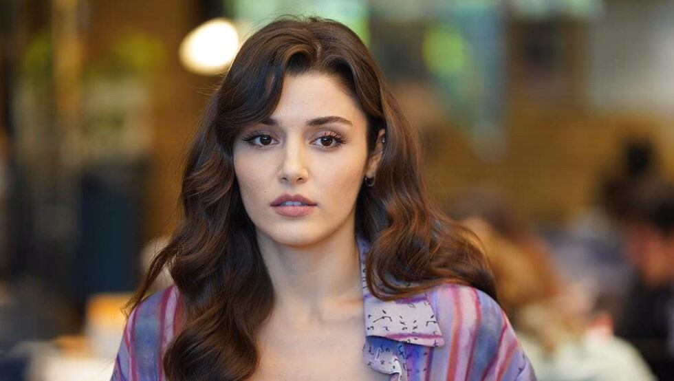Hande Erçel en una escena de "Love Is in the Air". (Foto: MF Yapim)