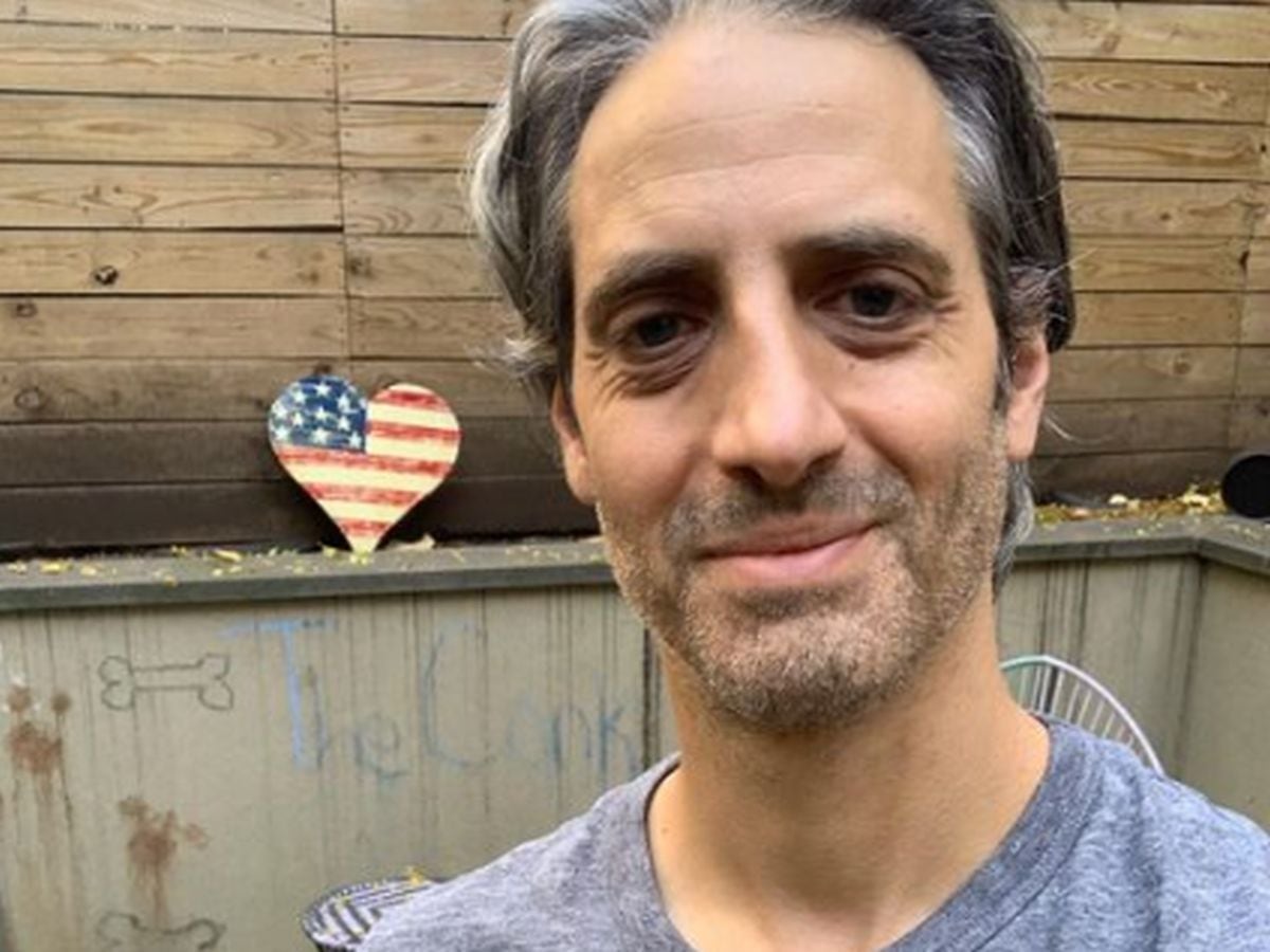 Es un exitoso abogado y tiene dos bufetes (Foto: Josh Saviano / Instagram)