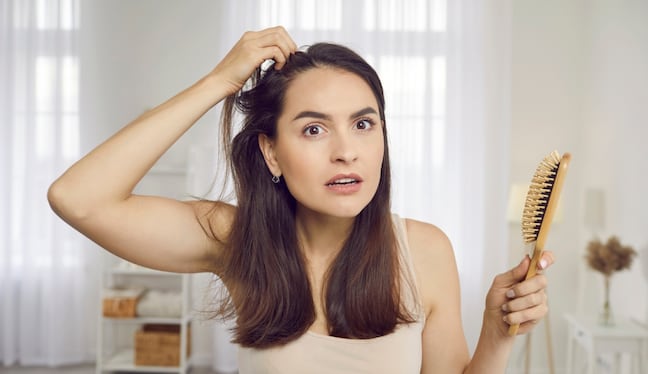 Tener un cabello sano no depende solo de los productos que uses. Algunos hábitos diarios pueden estar jugando en tu contra. Foto: Istock.