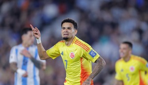 Luis Díaz marcó un GOLAZO de antología en el Colombia - Argentina | VIDEO