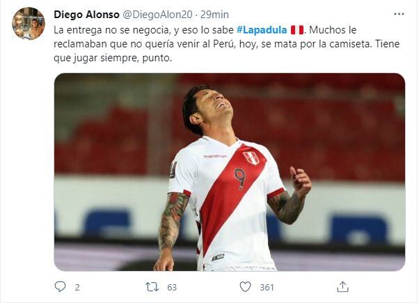 Gianluca Lapadula ovacionado en redes sociales por hinchas peruanos.