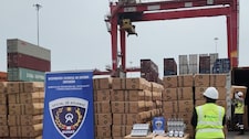 Descubren más de 7 millones de cigarrillos ilegales camuflados en cargamento de servilletas