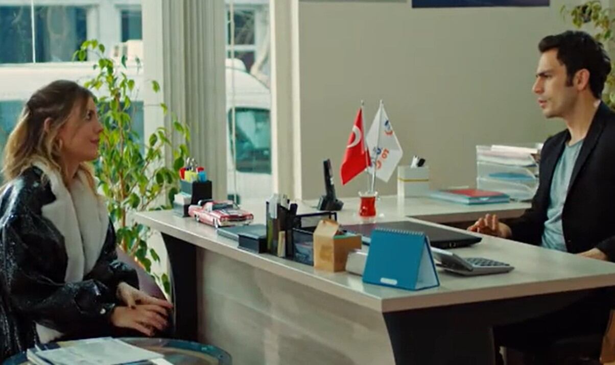 Yildiz llega a la oficina de Dündar para pedirle un gran favor (Foto: Med Yapim)
