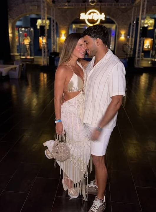 Alejandra Baigorria indicó para AYF que se está tomando su tiempo para decidir qué pasará con su matrimonio tras juerga de Said Palao en Argentina.