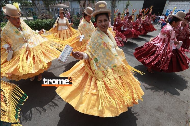 Cientos de danzantes luciendo coloridos trajes rindieron con su arte un homenaje a la Mamita Candelaria. (Isabel Medina / Alessandro Currarino / Trome).