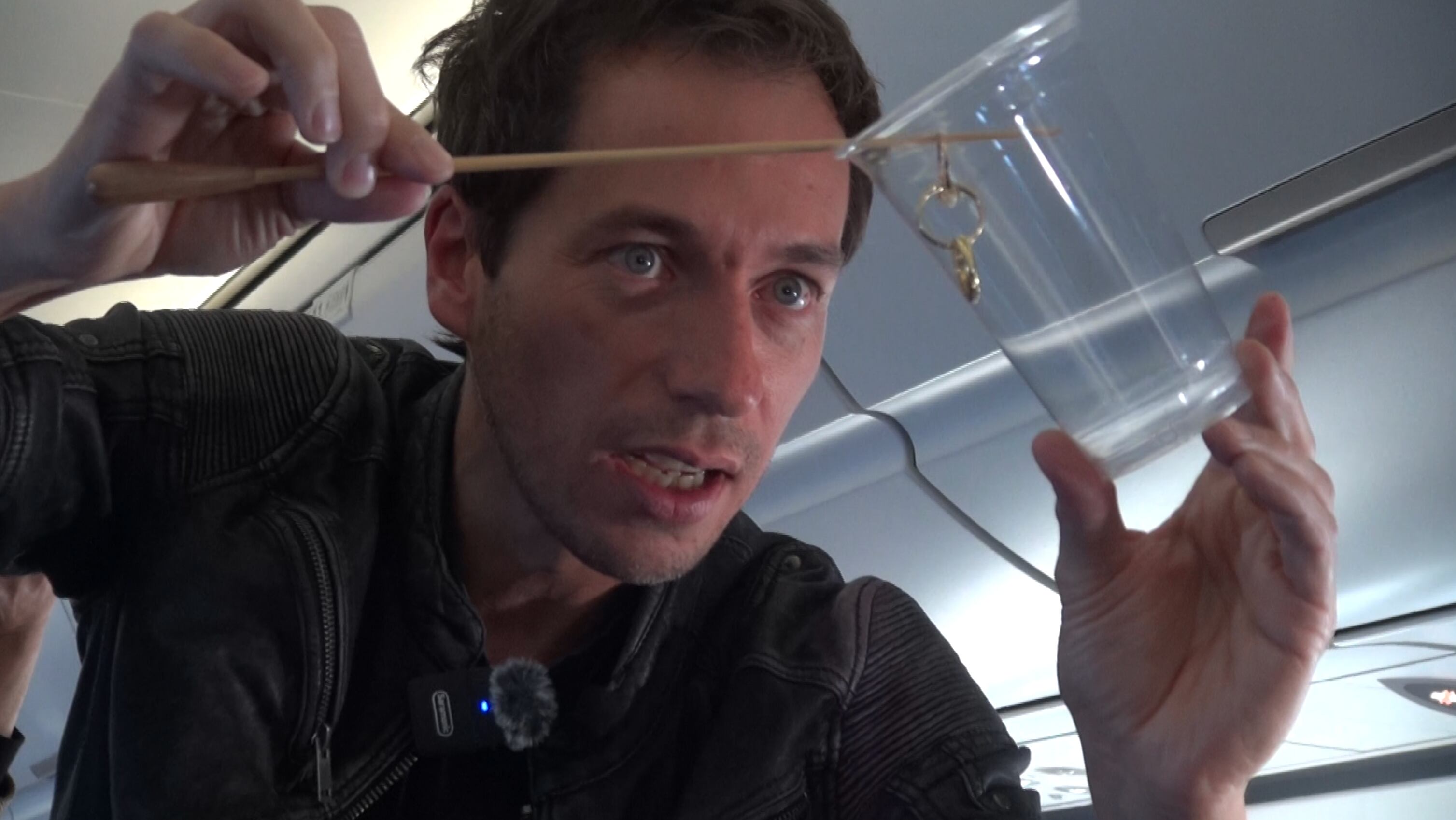 Sky Plus: así fue el lanzamiento con acto de magia en pleno vuelo a 38 mil pies de alturas