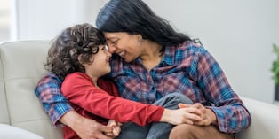 Equivocarse es parte de crecer. Lo importante es que tu hijo aprenda a reconocer sus errores, repararlos y sacar una lección de ellos. Foto: Istock.