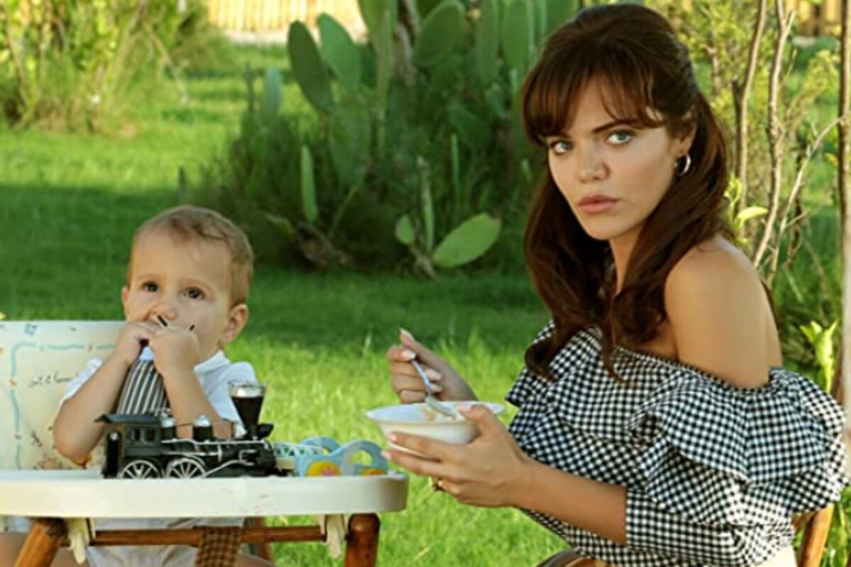 Züleyha junto a su hijo Adnan en la telenovela turca "Tierra amarga". (Foto: Tims & B Productions)
