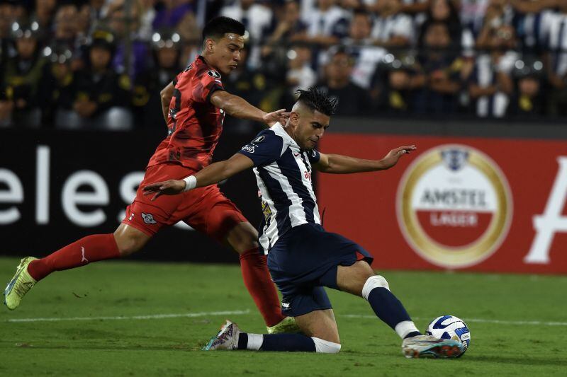 La lesión de Zambrano nos duele a todos (Photo by CRIS BOURONCLE / AFP)