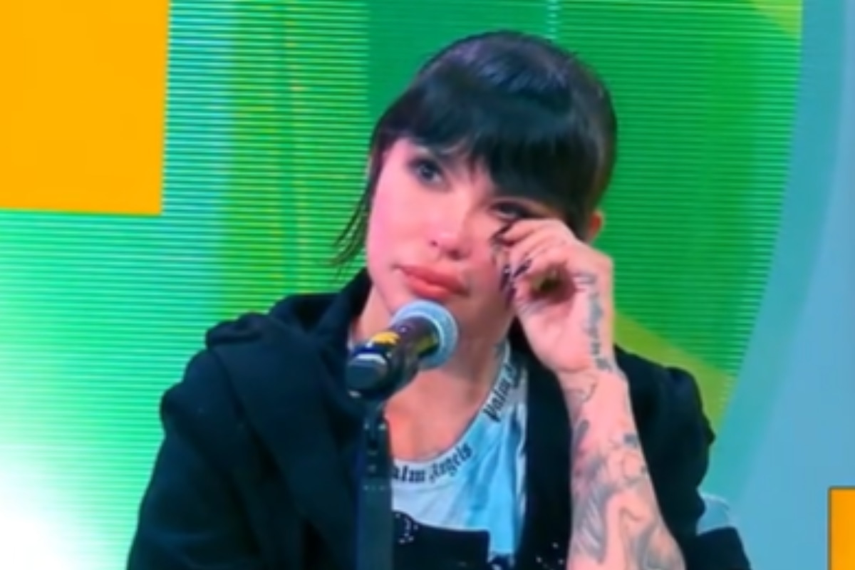 Angie Jibaja se quiebra y responde por denuncia de su hotel. Foto: Captura de Q'Bochinche