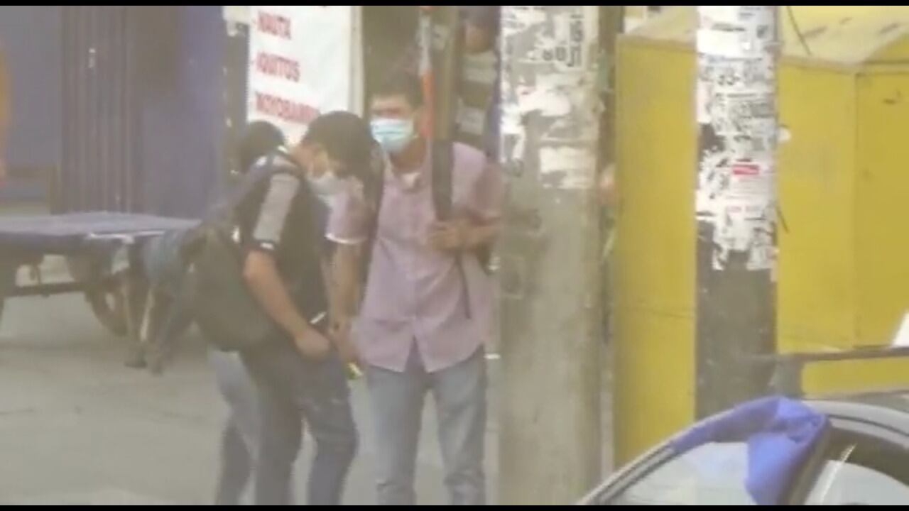 La Policía realizó un seguimiento de varios días a los sujetos y los intervino en flagrancia. | Foto: Reproducción de vídeo