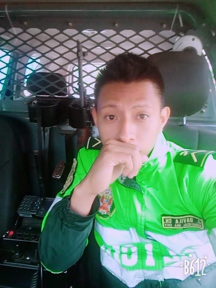 El valeroso policía Junior Julinho Dávila Chanchari (25) se enfrentó a un delincuente armado para tratar de impedir que asalten un conocido chifa y terminó asesinado de un balazo en la cabeza.