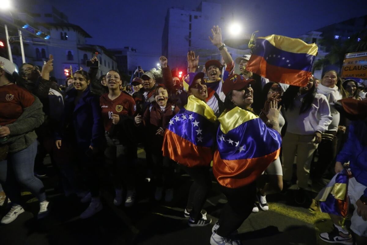 Venezolanos se reúnen en Embajada de Venezuela tras captura Maduro: “Se lo pedía a Dios todos los días”. Foto: Diario El Comercio