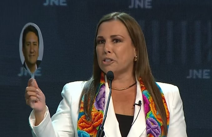 Fiorella Molinelli se dirigió a Vladimir Cerrón. (Captura Tv)