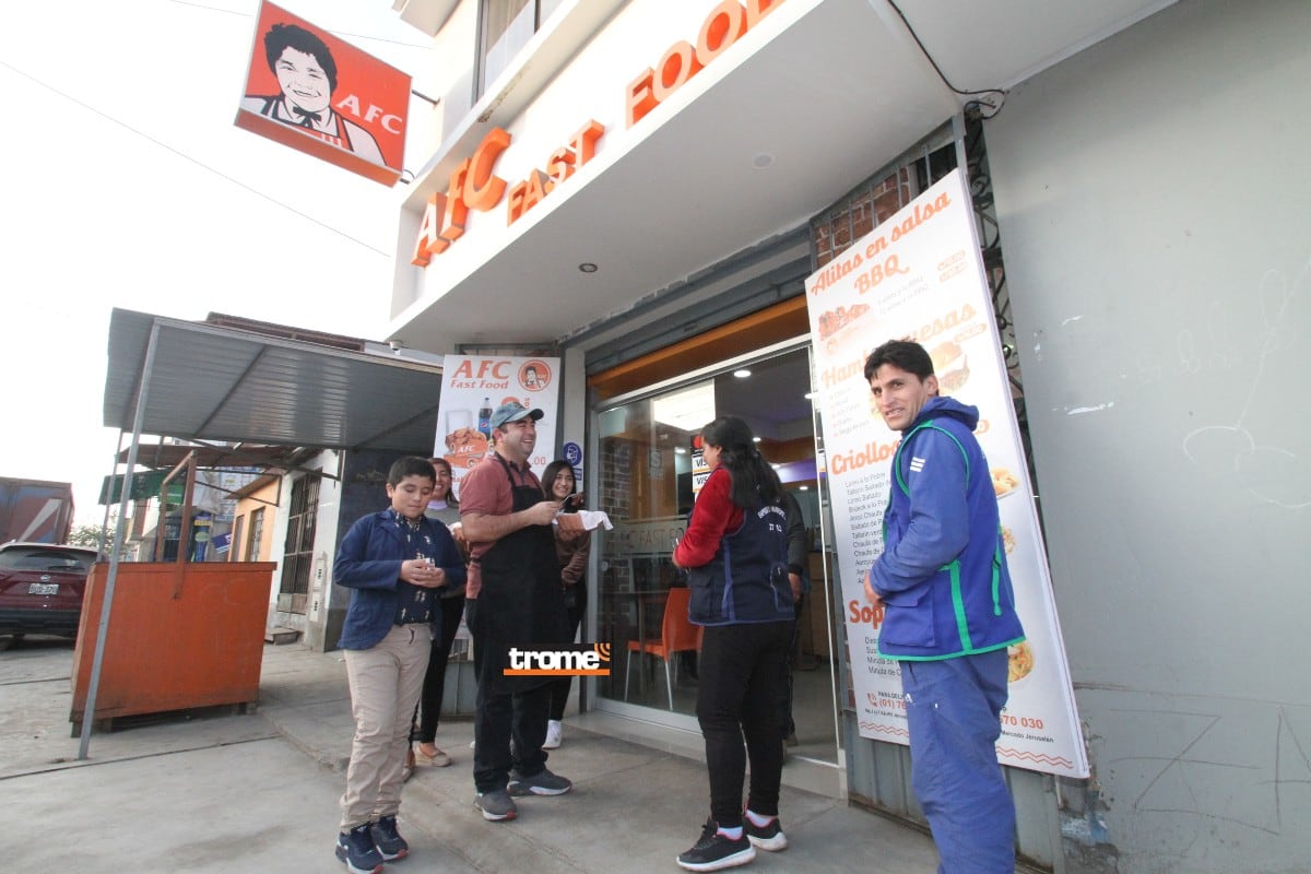Video en TikTok hizo viral emprendimiento peruano de pollo broaster en Puente Piedra, por curioso nombre y logo que evoca a cadena rápida KFC. (Entrevista: Isabel Medina / Trome / Fotos: Alan Ramírez)