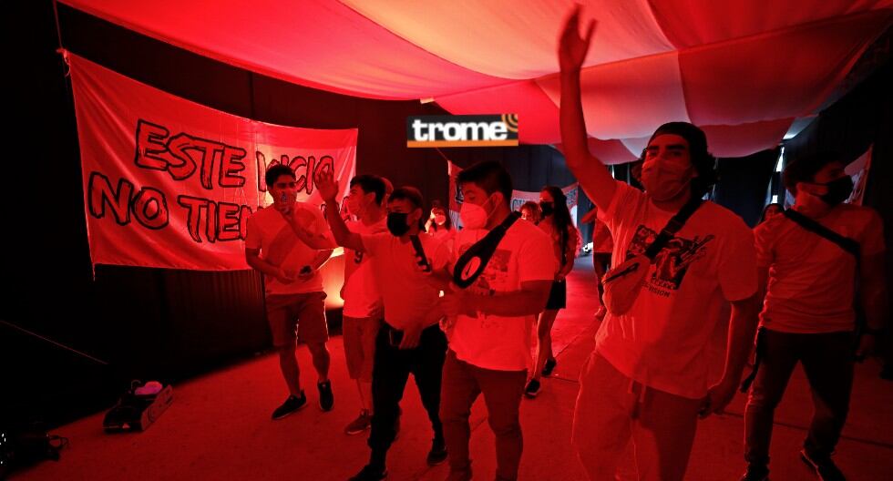 Festival para los hinchas peruanos trae juegos, retos, túnel blanquirrojo, también zona de gastronomía y conciertos. (Entrevista: Isabel Medina / Fotos: César Bueno / Trome)