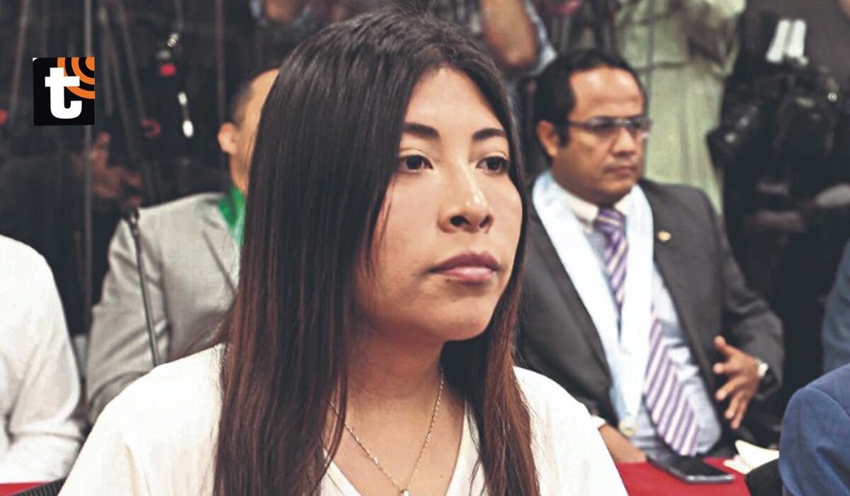 Betssy Chávez con orden de captura. (@gec)