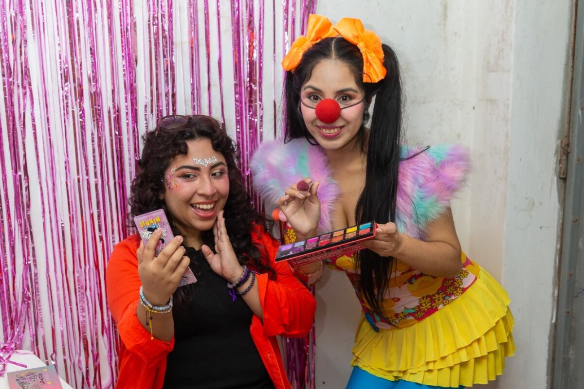 Artista trabaja también como maquilladora. Foto: Allengino Quintana