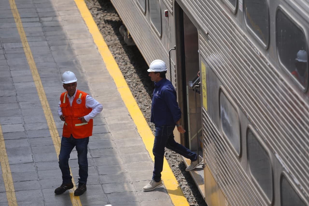El alcalde de Lima, Renzo Reggiardo, supervisó las maniobras de operatividad del tren Lima - Chosica. Foto: Antonio Melgarejo/ @photo.gec