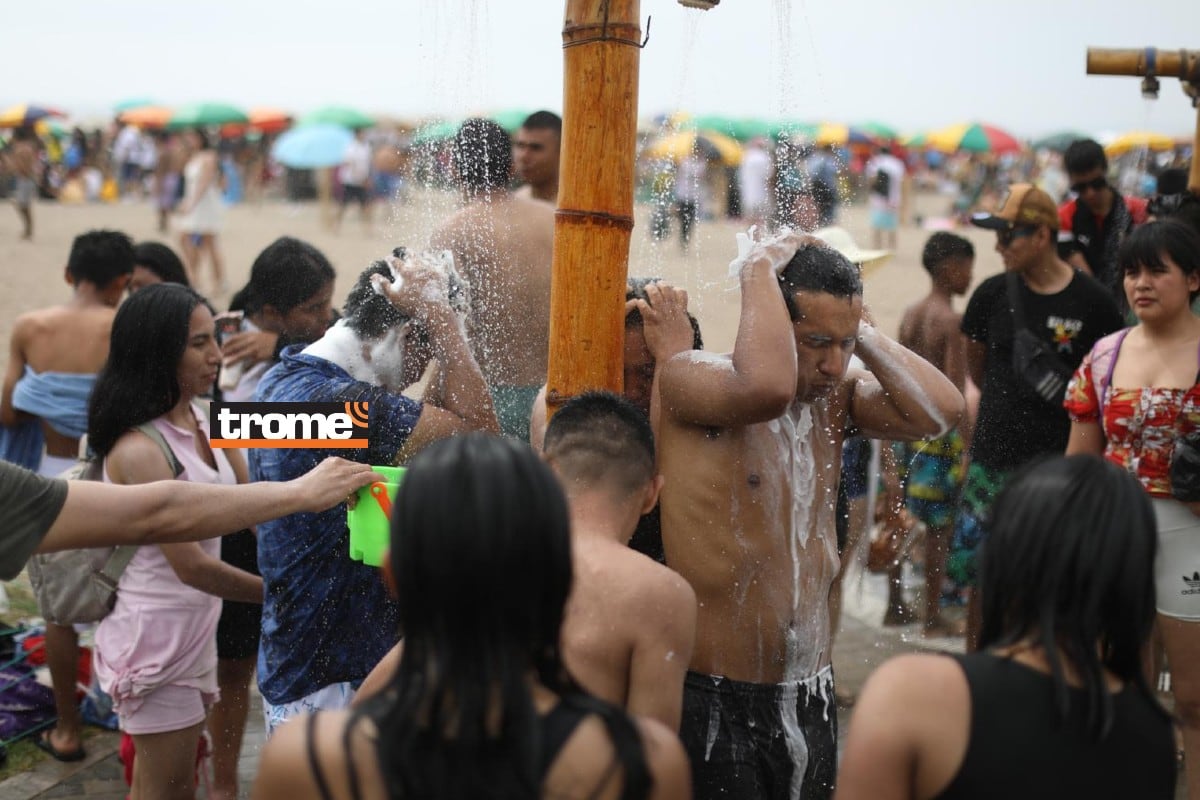 Muchas familias compartieron día playero durante el primer día del 2023. Temperatura en Lima se sigue elevando. (Foto: Julio Reaño / Trome).