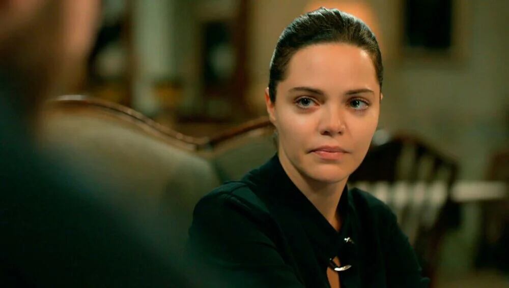 La actriz turca Hilal Altınbilek en el papel de Züleyha en la telenovela "Tierra amarga" (Foto: Tims & B Productions)