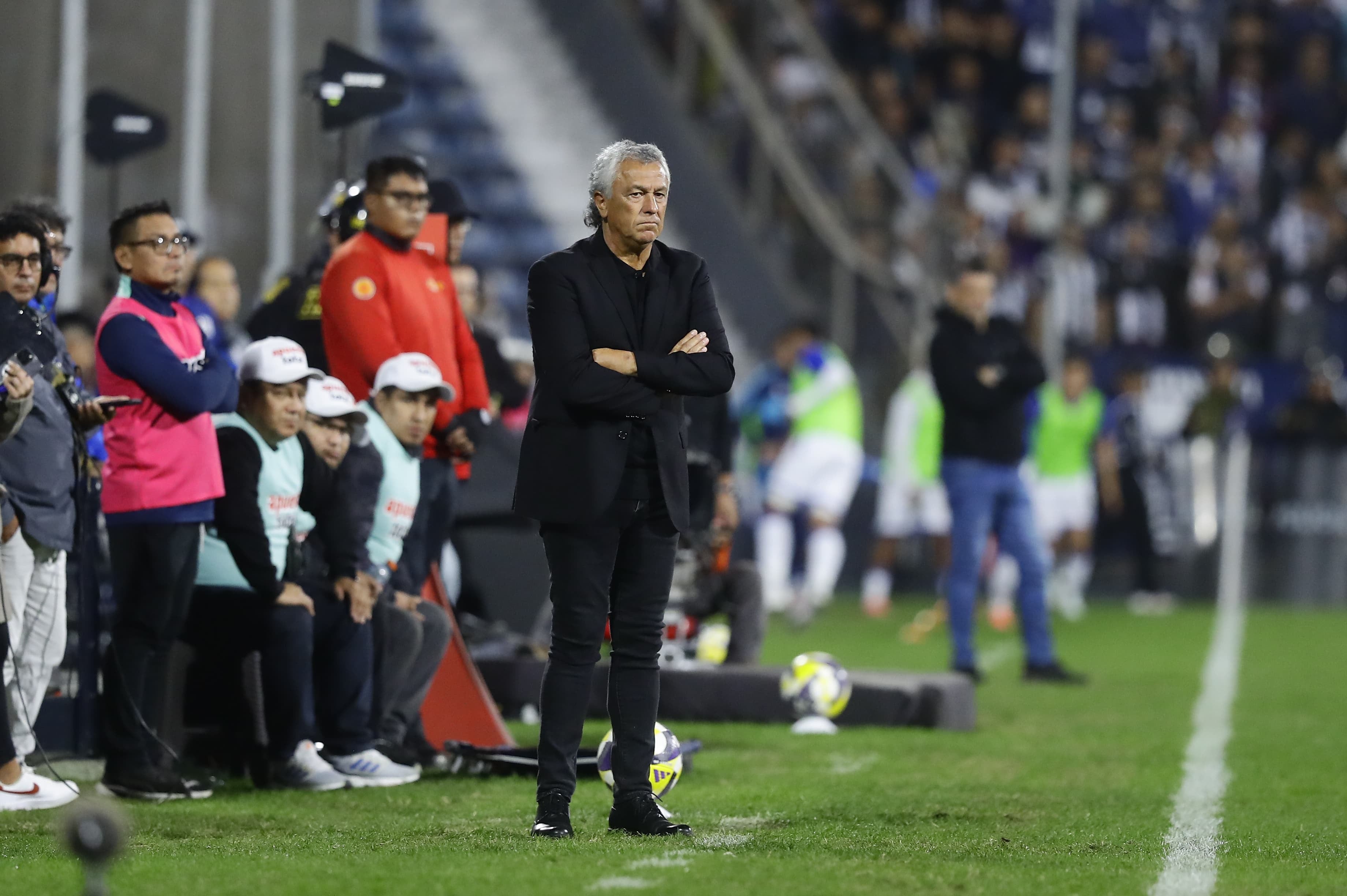 Néstor 'Pipo' Gorosito no reedita éxitos del torneo internacional en el fútbol local. (@gec)