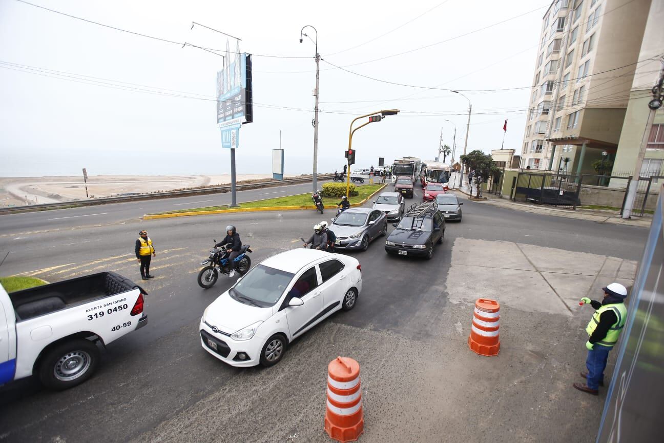 Acceso a la Costa Verde permanece cerrado por alerta de tsunami. Foto: Mario Zapata N. / @photo.gec