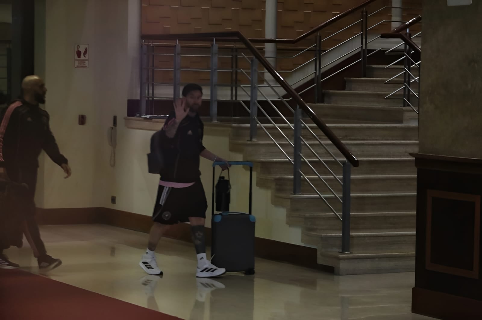 Lionel Messi aterrizó esta noche en Perú para jugar el amistoso entre Inter Miami y Universitario de Deportes. (Fotos: Antonio Melgarejo/ @photo.gec)