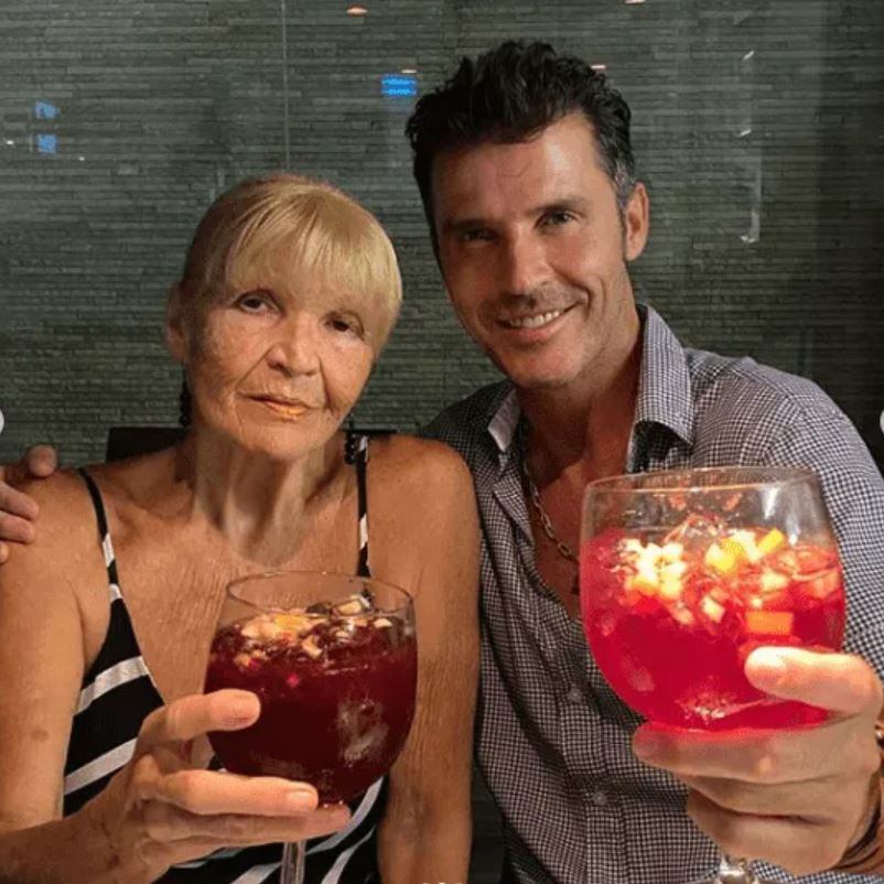 Sandra Vale, exesposa de Andrés García, y el hijo de ambos Leonardo García (Foto debate.com.mx)