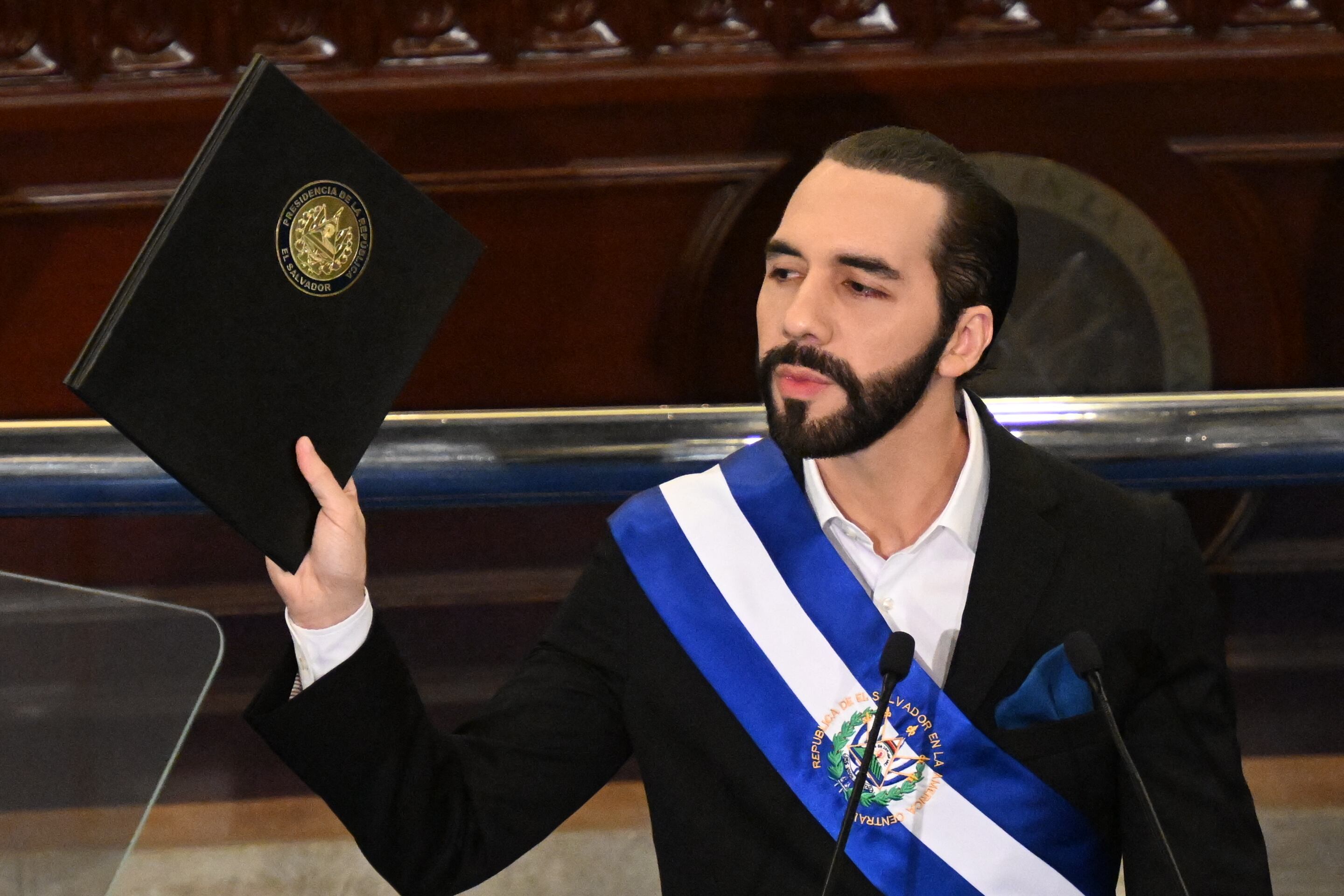 El presidente salvadoreño Nayib Bukele pronuncia su discurso anual a la nación el 1 de junio de 2023. (Foto por MARVIN RECINOS / AFP).