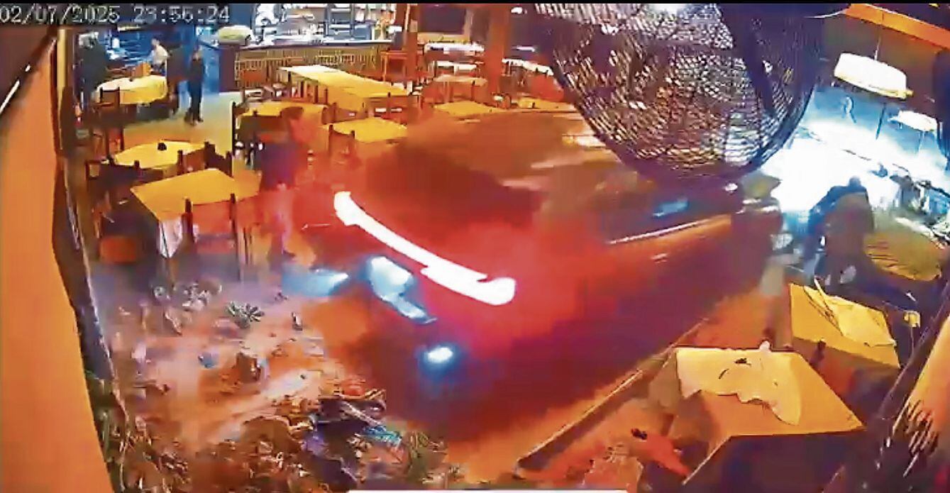 Momento del ataque de Miguel Ángel Requejo Astochado en restaurante de La Molina