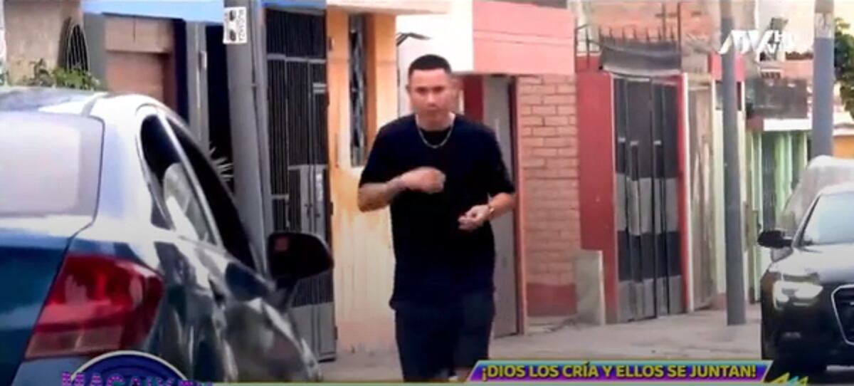Jean Deza saliendo de la casa de su ex. (Foto: ATV).