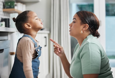 ¿Cómo corregir a los hijos sin dejarles traumas? Un psicólogo brinda pautas