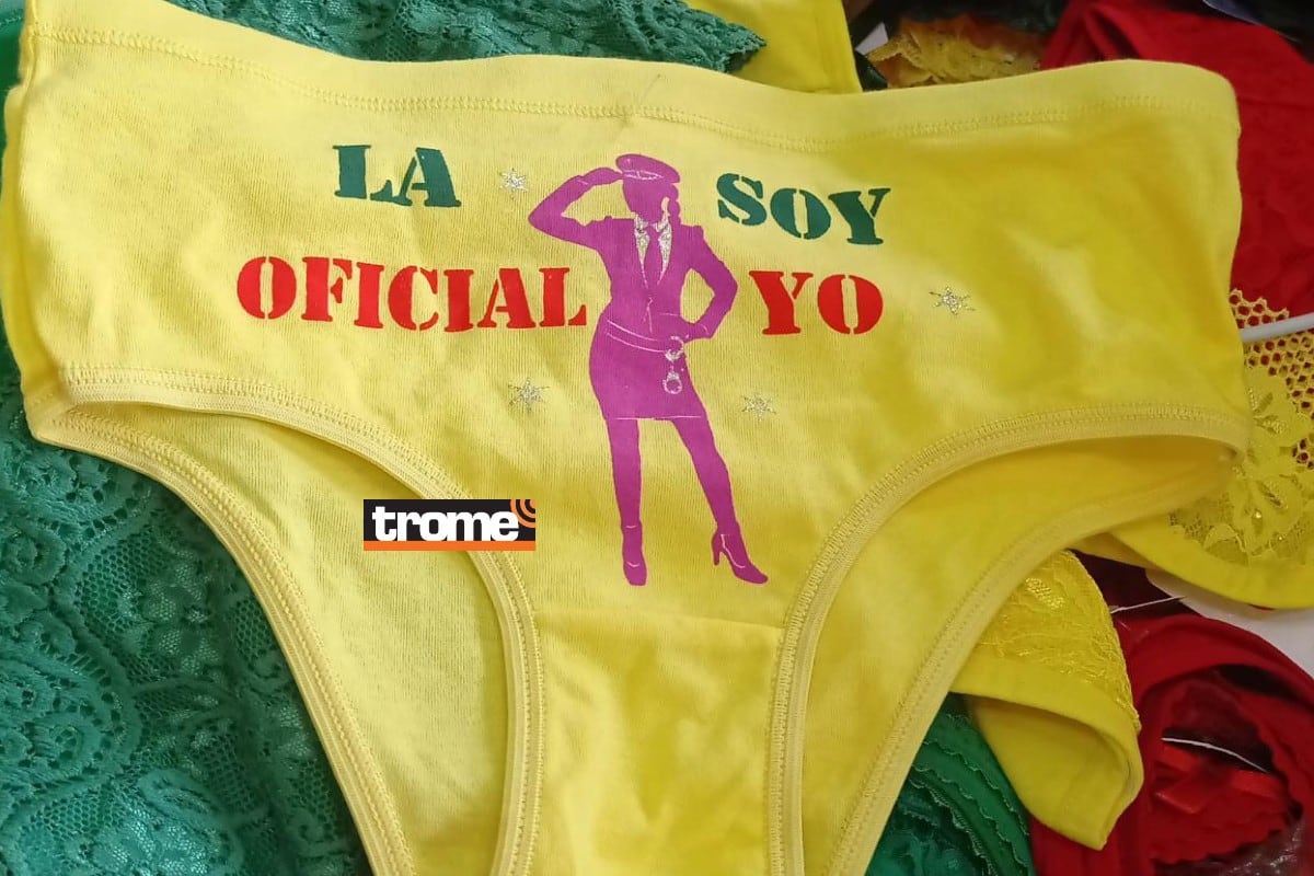 Comerciantes ofrecen trusas con ocurrentes y pícaras frases para recibir el 2023. (Entrevista: Isabel Medina / Trome)